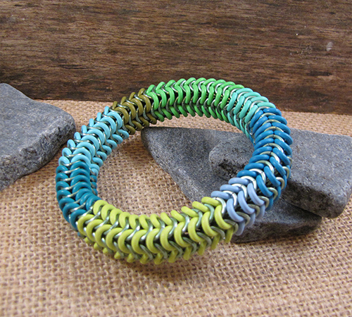 RoundmailleprimitivebluesgreensThumbnail.jpg