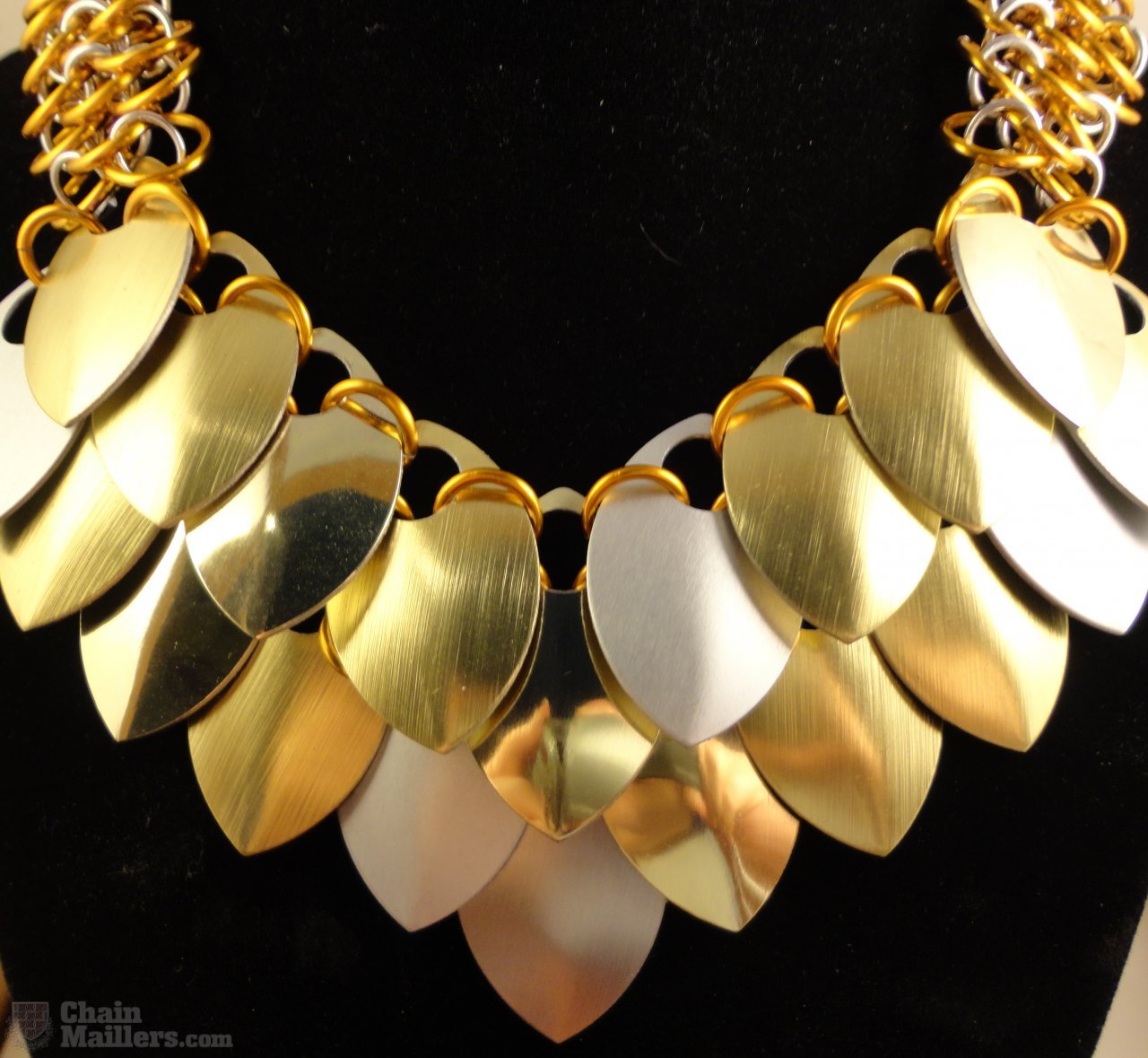 Dragon Hyde necklace detail