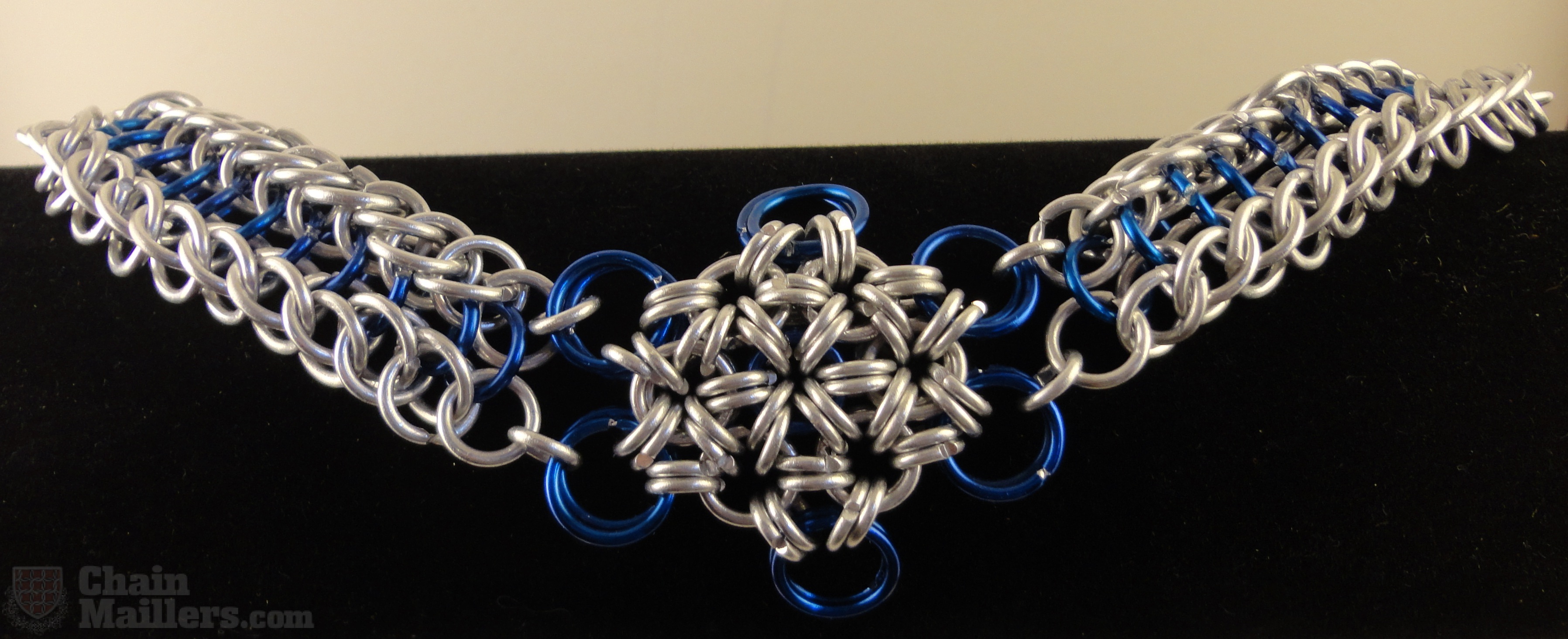 Snowflake cuff